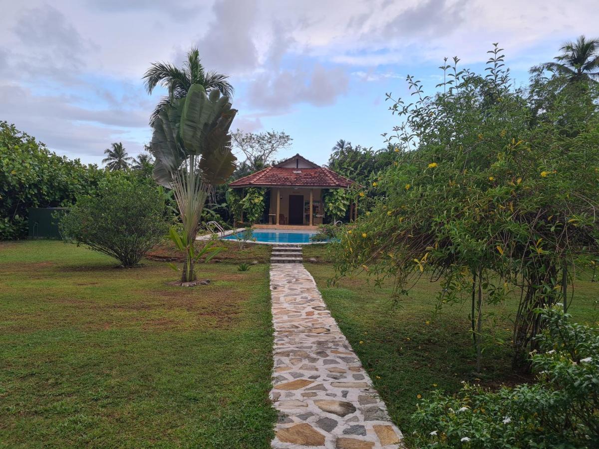Zum Deutschen Bed & Breakfast Bentota Exterior photo
