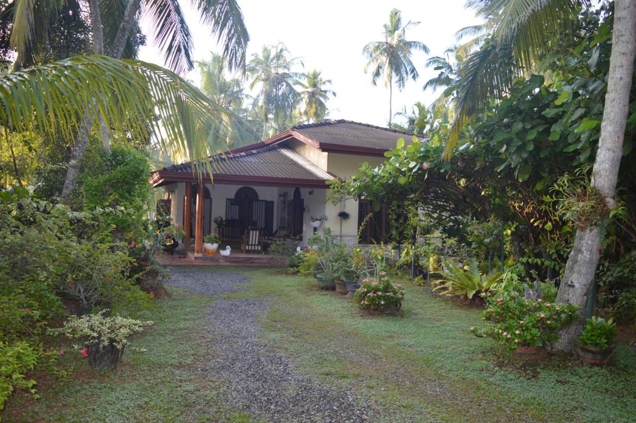 Zum Deutschen Bed & Breakfast Bentota Exterior photo